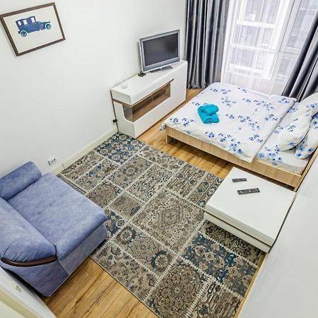 Apartamento Однушка В Жк Абая 130/2 2019 Г.П. Almatý Exterior foto