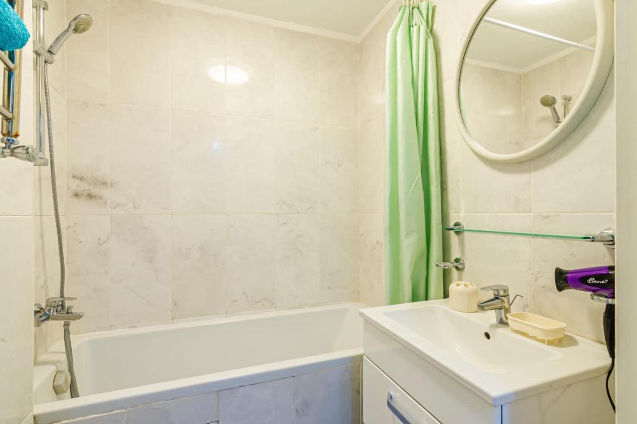Apartamento Однушка В Жк Абая 130/2 2019 Г.П. Almatý Exterior foto