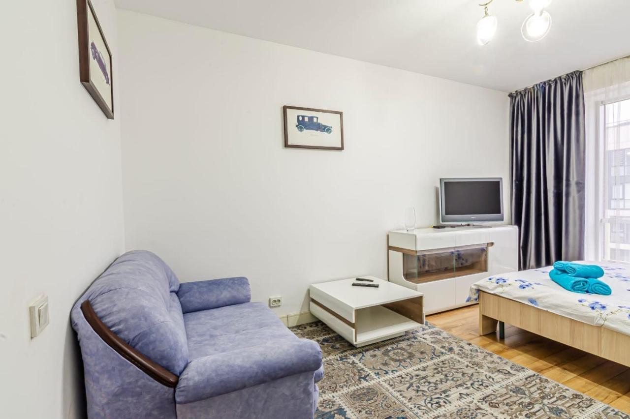 Apartamento Однушка В Жк Абая 130/2 2019 Г.П. Almatý Exterior foto