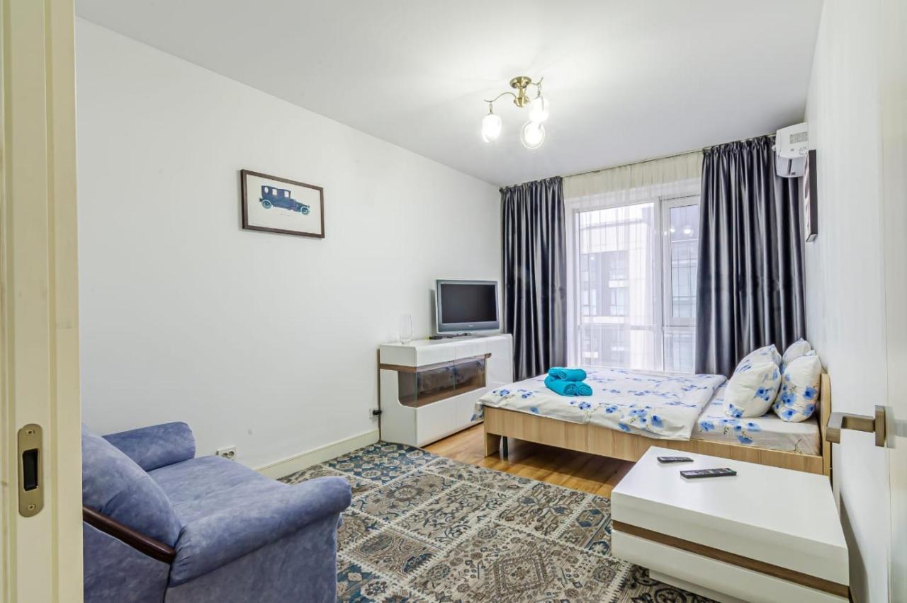 Apartamento Однушка В Жк Абая 130/2 2019 Г.П. Almatý Exterior foto