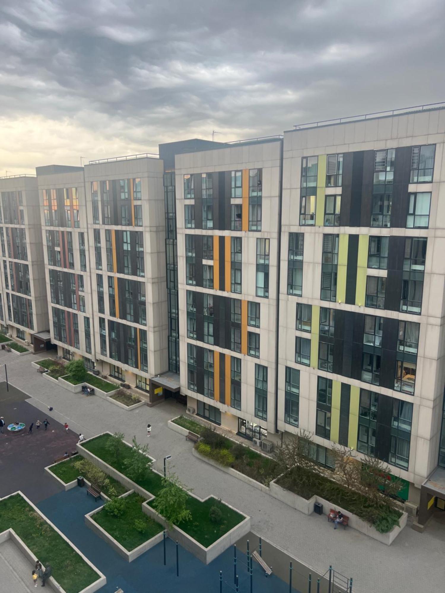 Apartamento Однушка В Жк Абая 130/2 2019 Г.П. Almatý Exterior foto